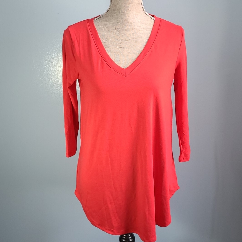 V Neck 3/4 Sleeve Red Tee Small NWOT